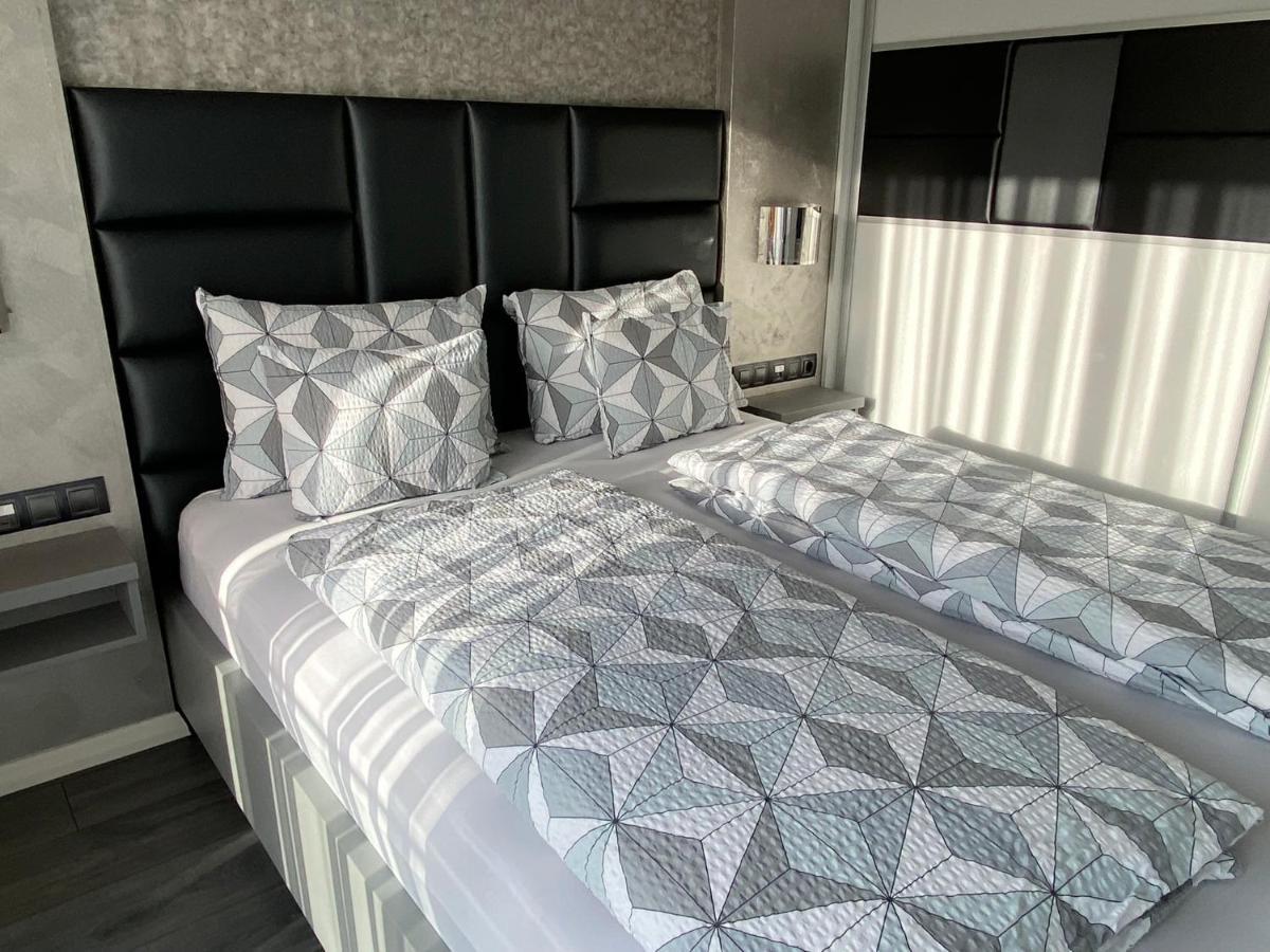 Noir Silvery Apartman سيغيد المظهر الخارجي الصورة